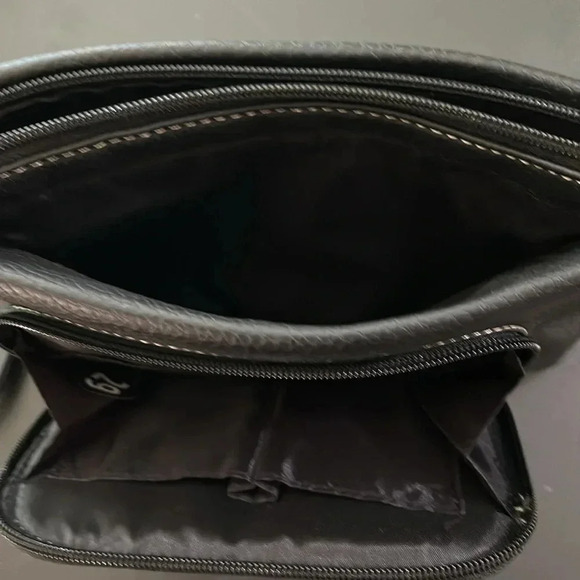 Koltov Ruby Crossbody Black 3 inside compartments an out side zipper pocket EUC - Picture 7 of 8
